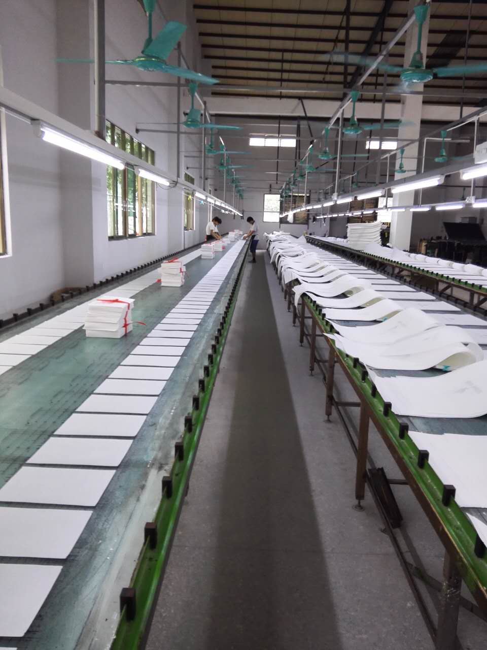 雄緯無(wú)紡布袋手工絲印絲印車間 雄緯無(wú)紡布袋手工絲印絲印車間